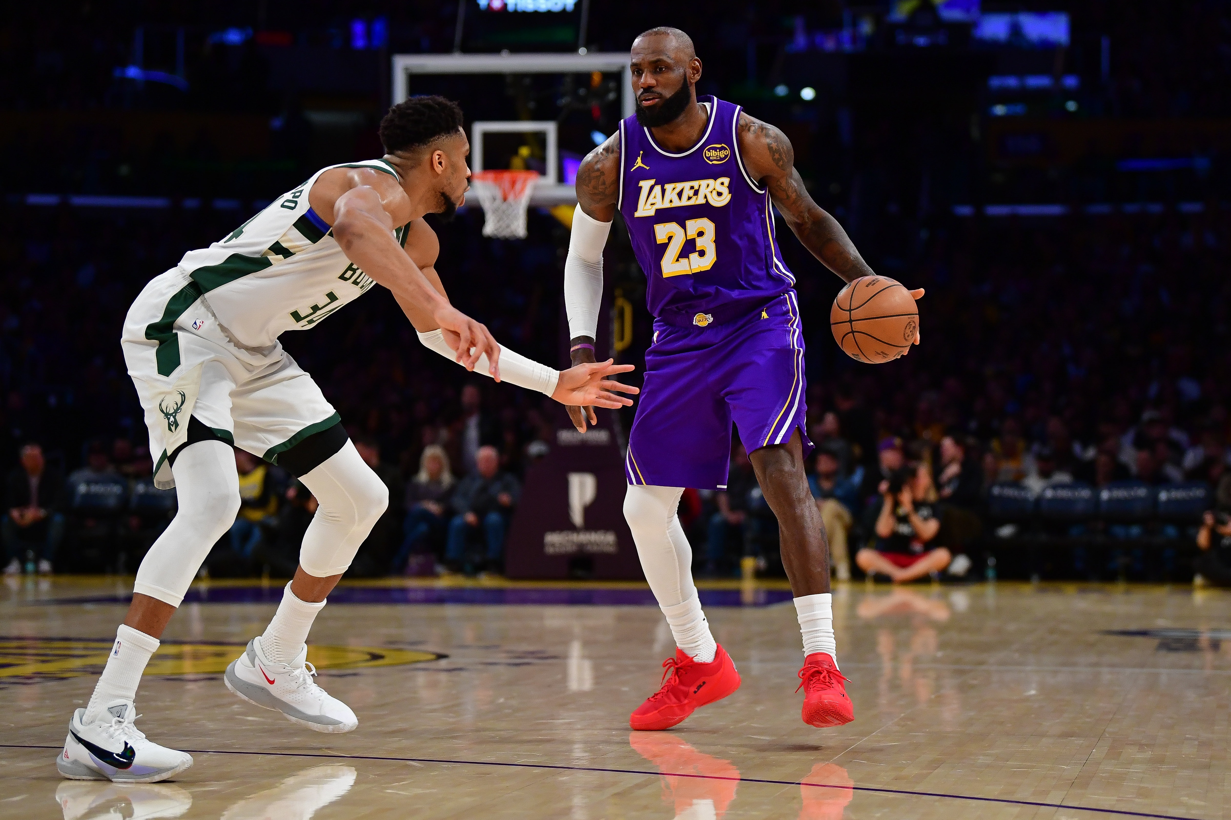 开云体育下载网址-美记:字母哥因转会失败险些解雇长期经纪人 里奇·保罗有意接手