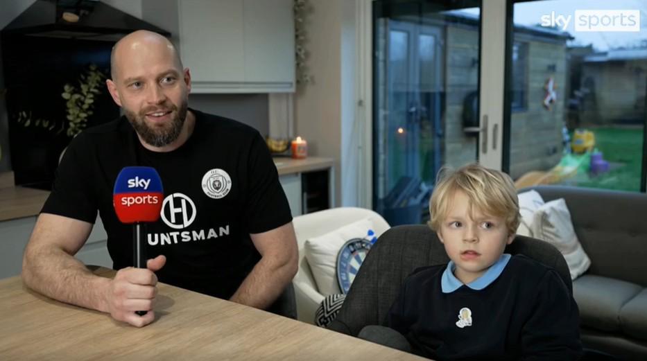 开云体育下载-狼队被“偷鸡”小球迷父亲：后来去球场他们都叫我偷鸡块贼